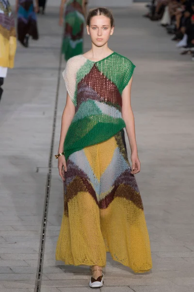 Look 49